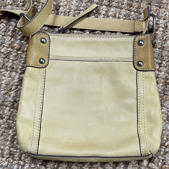 Fossil Yellow Leather Purse - Picture 6 of 8
